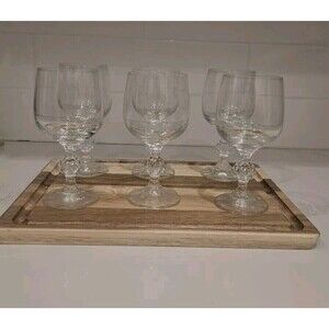 Elegant Set of 6 Crystal Wine Glasses with Decorative Cut Stems